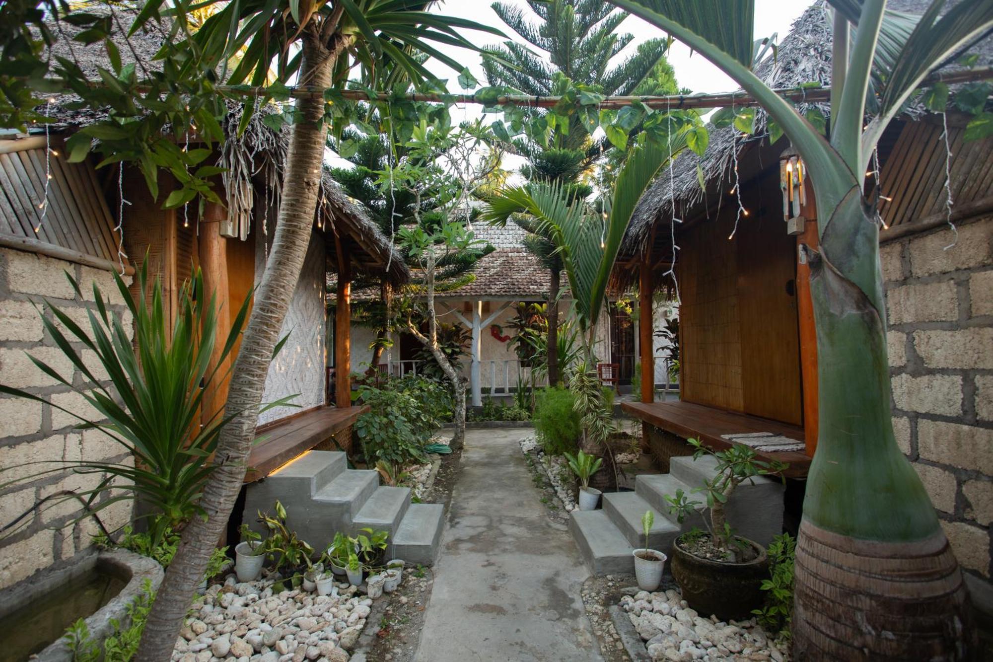 Fullmoon Bungalows Toyapakeh エクステリア 写真