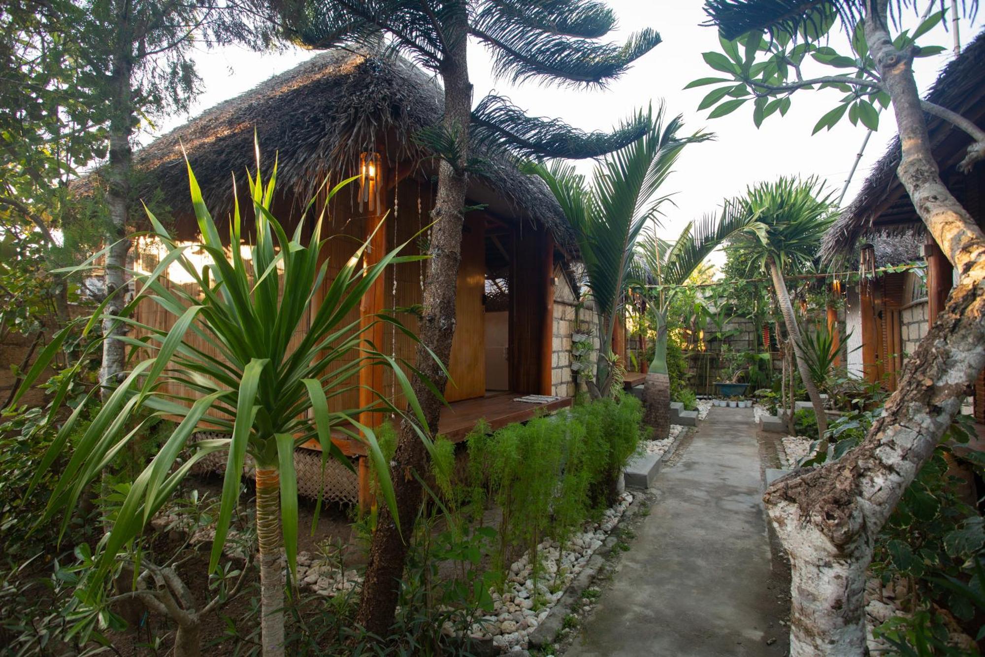 Fullmoon Bungalows Toyapakeh エクステリア 写真