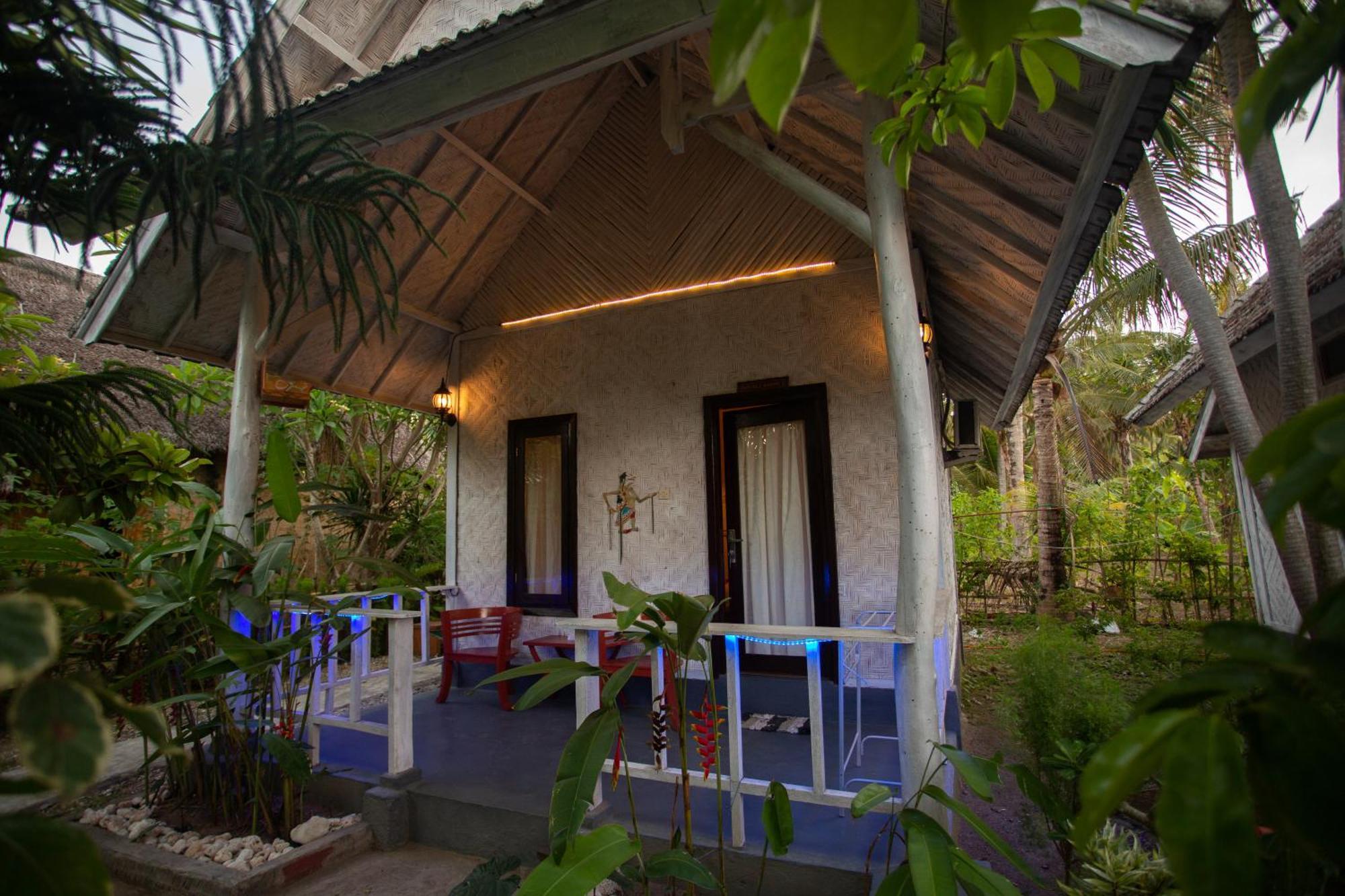 Fullmoon Bungalows Toyapakeh エクステリア 写真